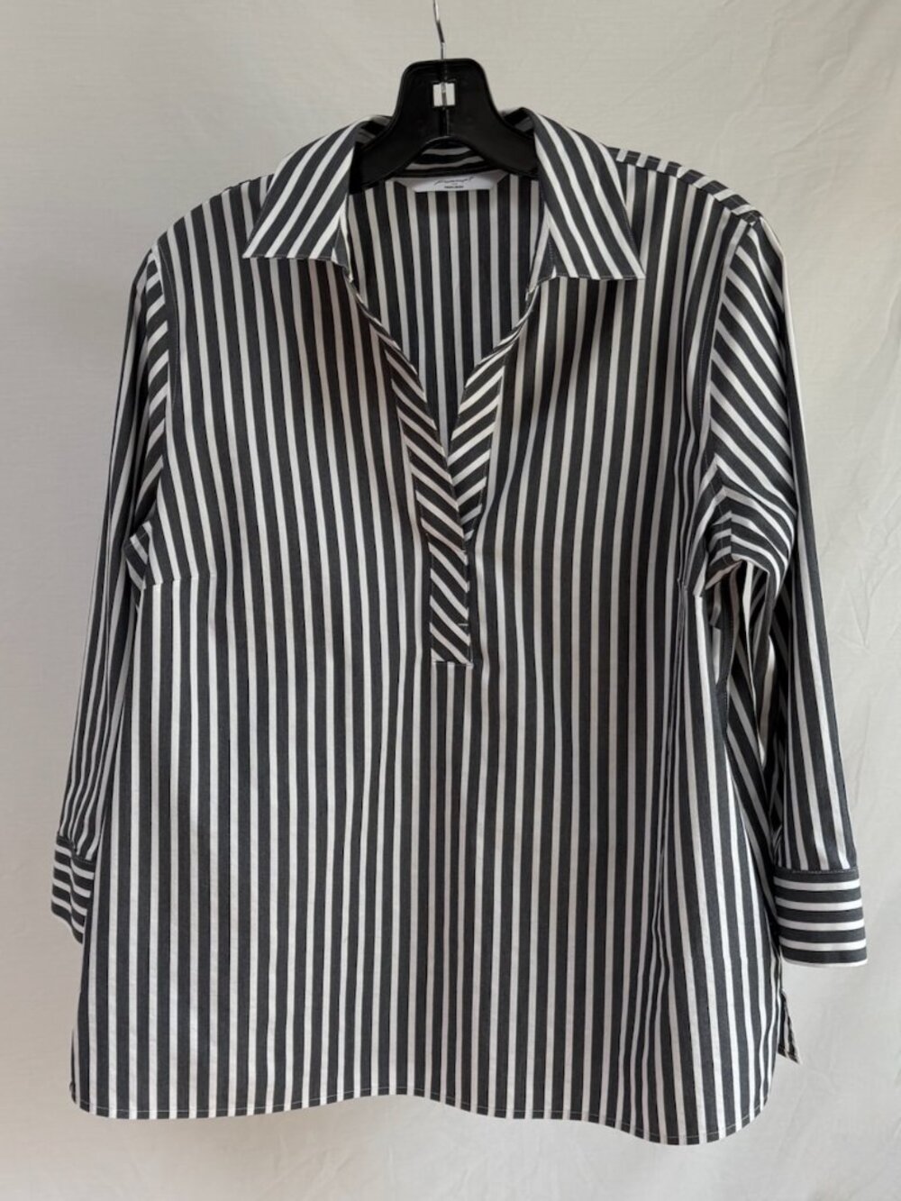 FOXCROFT Bold Grey & White Striped No Iron Stretch Popover Top Size S